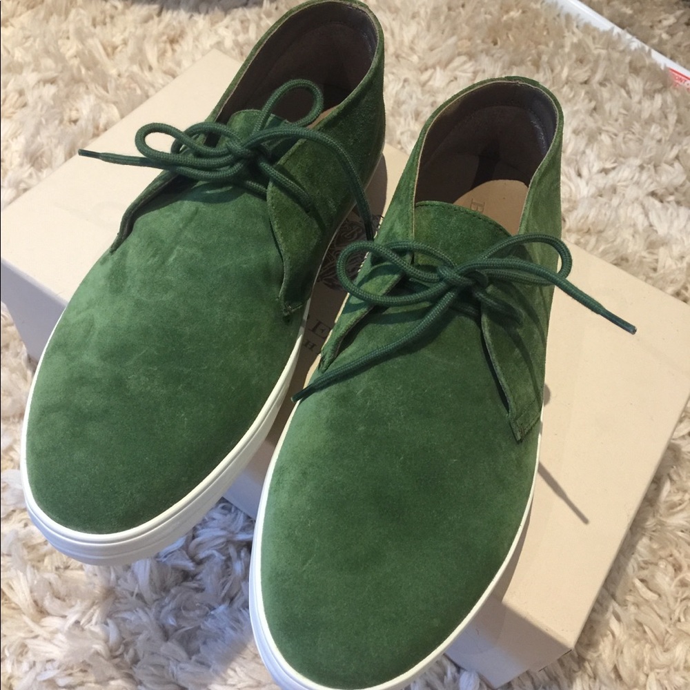 Burberry men’s lace up sneaker